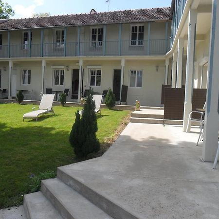Hotel La Buissonniere Bannay  ภายนอก รูปภาพ